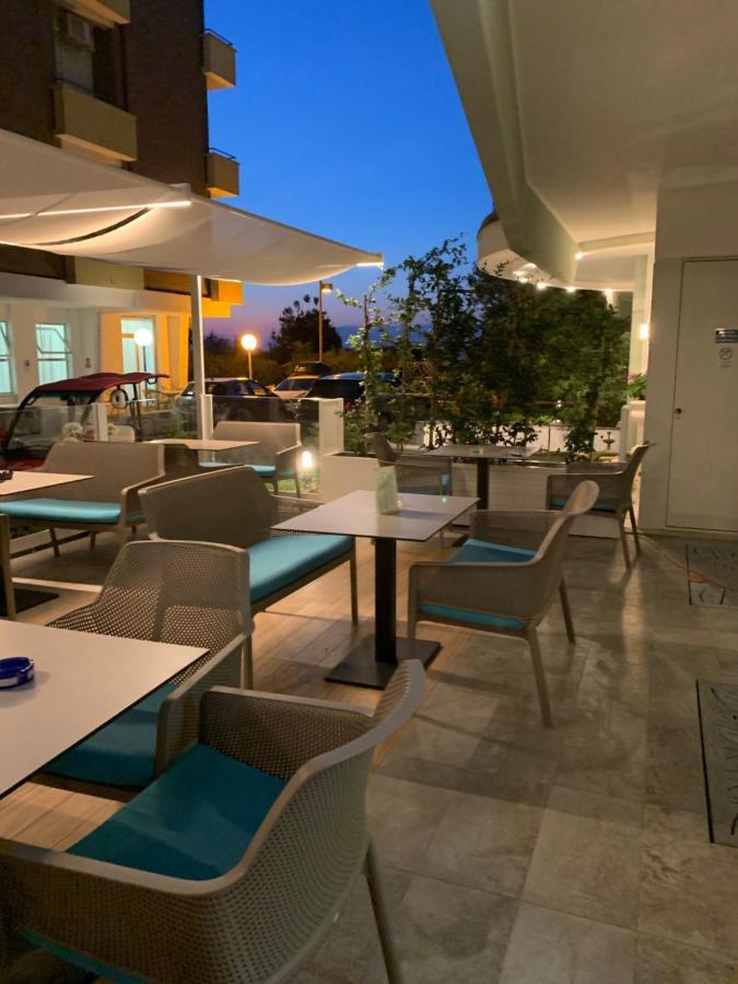 Hotel Majestic Gabicce Mare Extérieur photo