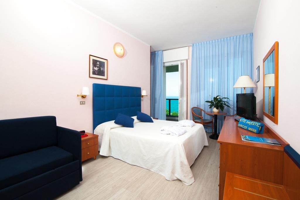 Hotel Majestic Gabicce Mare Extérieur photo