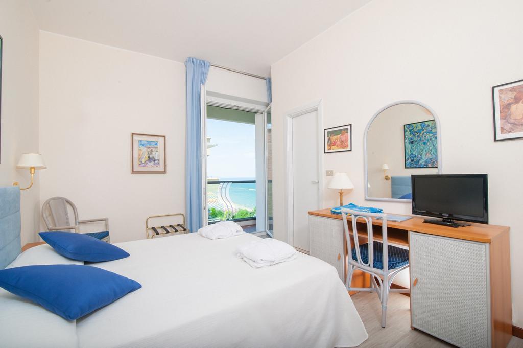 Hotel Majestic Gabicce Mare Extérieur photo