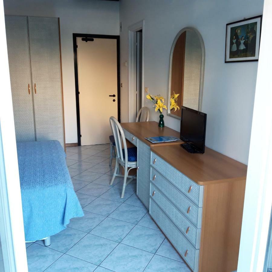 Hotel Majestic Gabicce Mare Chambre photo